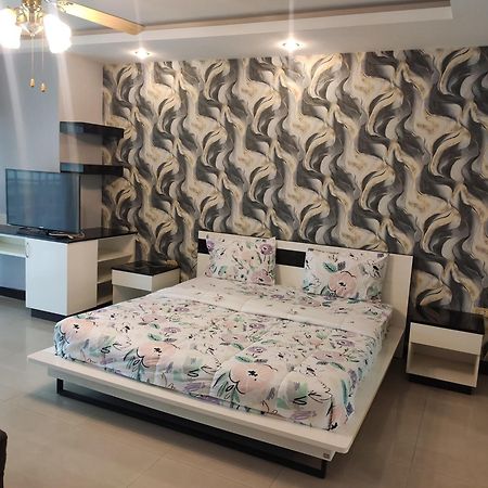 View Talay 6 Pattaya Beach By Anatolia Condo Suite Exteriör bild