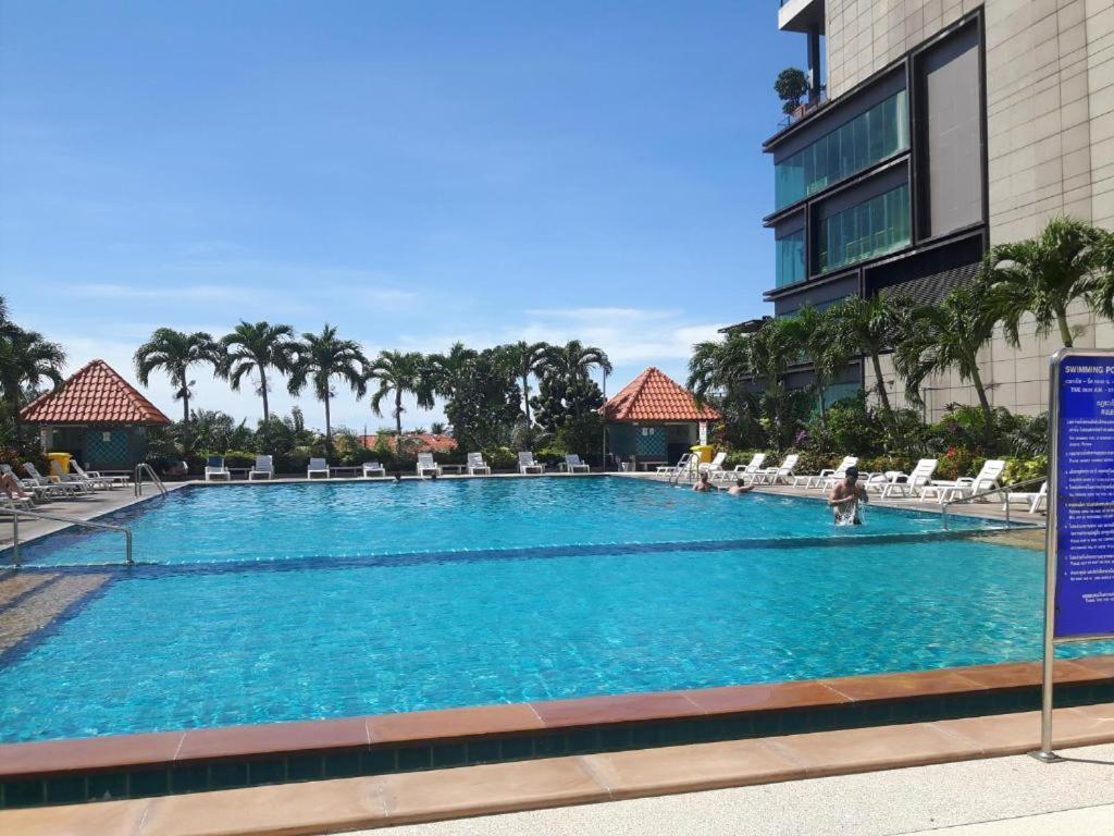 View Talay 6 Pattaya Beach By Anatolia Condo Suite Exteriör bild