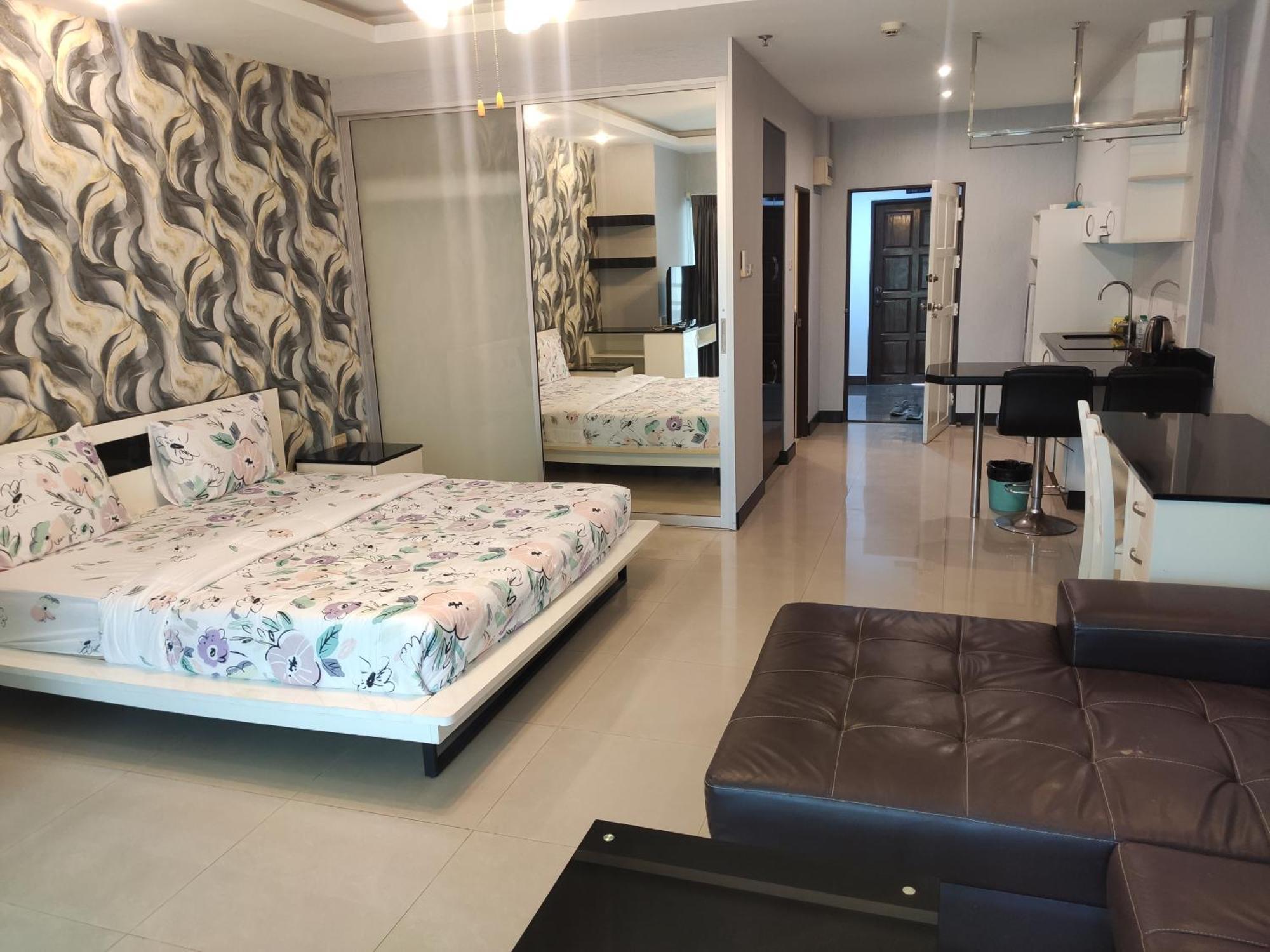 View Talay 6 Pattaya Beach By Anatolia Condo Suite Exteriör bild