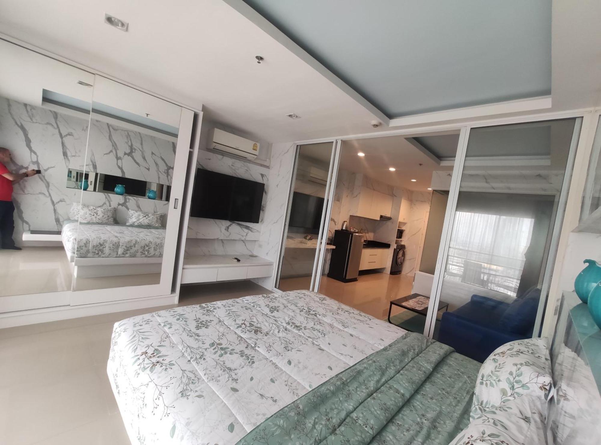 View Talay 6 Pattaya Beach By Anatolia Condo Suite Exteriör bild