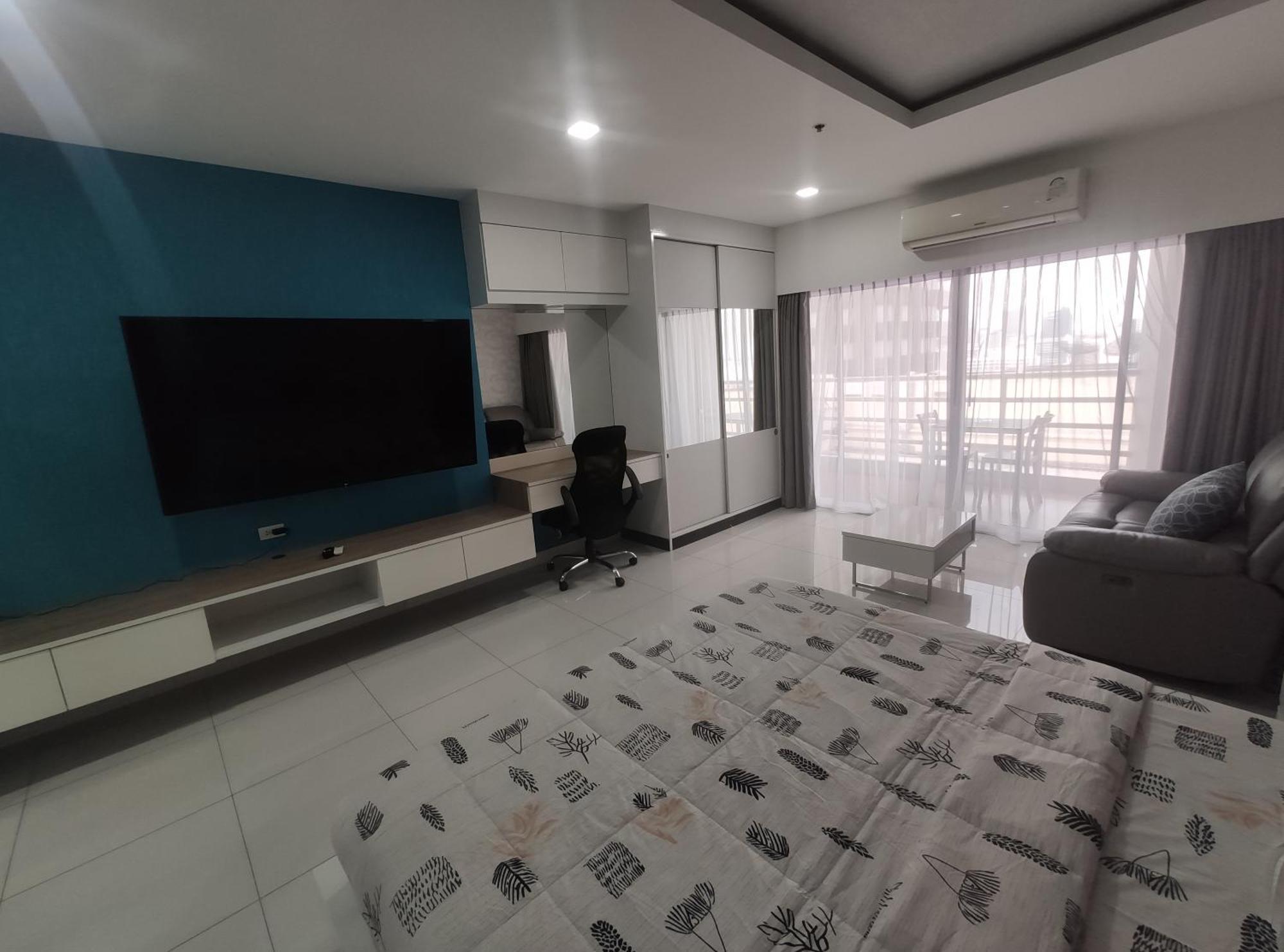 View Talay 6 Pattaya Beach By Anatolia Condo Suite Exteriör bild