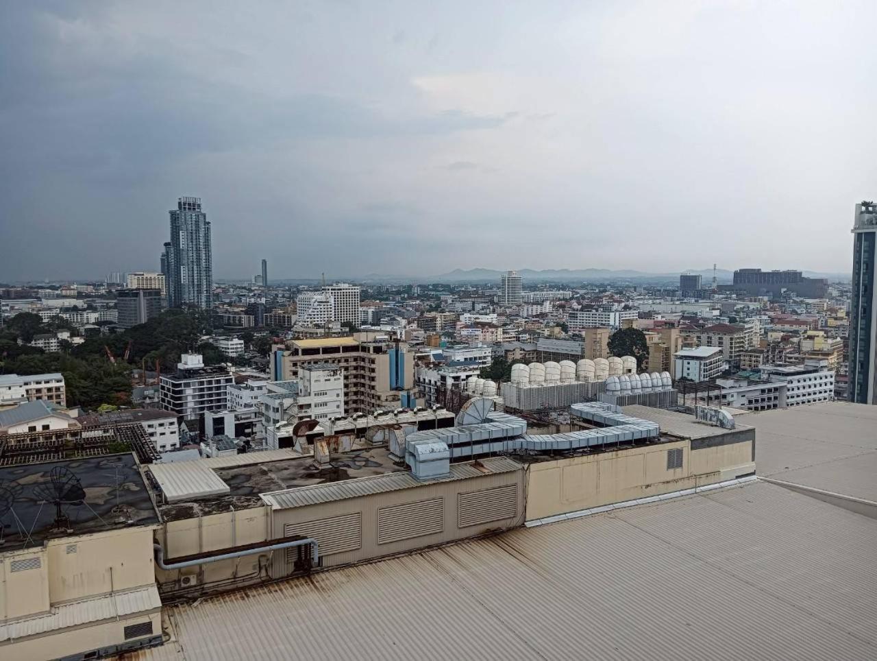 View Talay 6 Pattaya Beach By Anatolia Condo Suite Exteriör bild