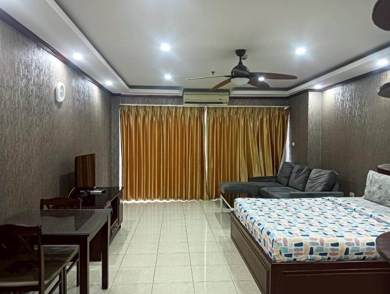 View Talay 6 Pattaya Beach By Anatolia Condo Suite Exteriör bild