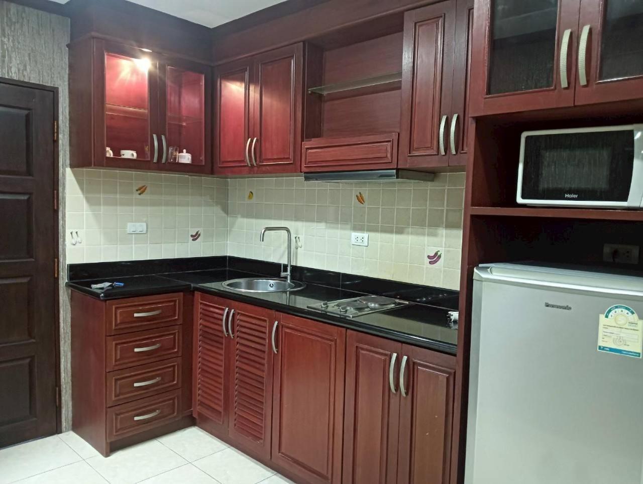 View Talay 6 Pattaya Beach By Anatolia Condo Suite Exteriör bild