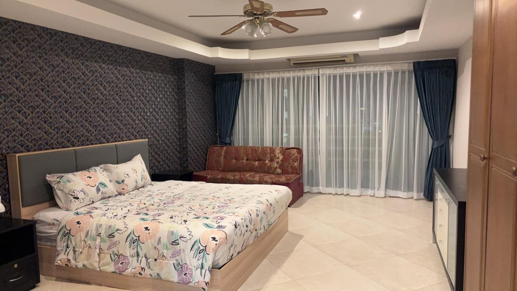 View Talay 6 Pattaya Beach By Anatolia Condo Suite Exteriör bild