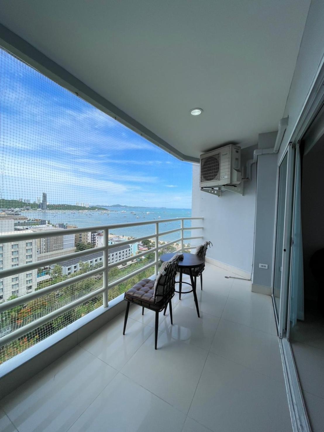View Talay 6 Pattaya Beach By Anatolia Condo Suite Exteriör bild